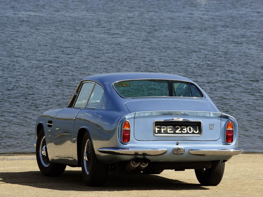  Aston Martin DB6 (Mk II) 1969 года  (UK) (фото 4 из 11)